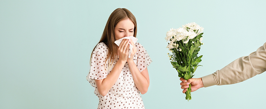 Madame allergique au bouquet de fleurs
